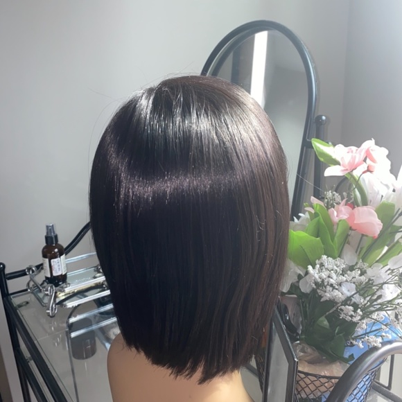 10” Synthetic Layered Bob Wig - Picture 4 of 4